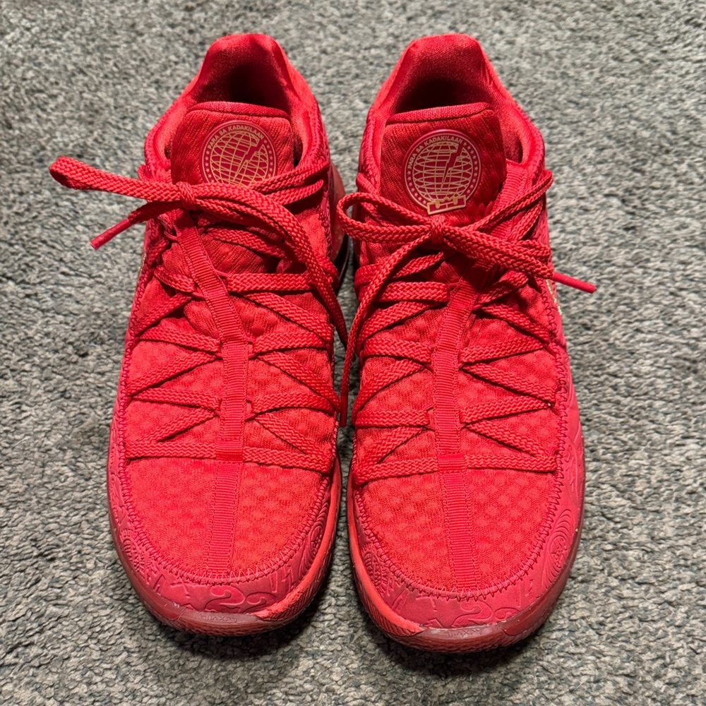 Nike LeBron 17 Low